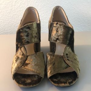 Size 7 Cabi crushed velvet slip on block heels